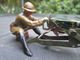 ELASTOLIN Belgium soldier, Belgische soldaat die een machinegeweer bediend, MG werkt. bijzonder stuk