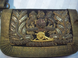 British full dress Victorian Royal Artillery shoulder belt pouch nice embroidered. Engelse giberne Royal Artillery  met riem perfekte staat.