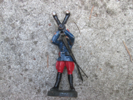 ELASTOLIN French soldier with binocular used in trenches. Franse officier met loopgravenkijker zeldzaam soldaatje. goede staat