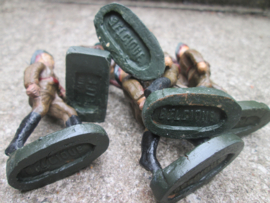 BELGIUM made soldiers Chausseur Ardenne. Belgische Ardense jagers Belgische makelij zeer goede staat  6 stuks 1 officier.