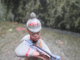 ELASTOLIN 10 cm. German soldier with spike helmet shooting. Duitse schietende soldaat met pickelhaube 14e regiment infanterie antiek speelgoed nette staat.