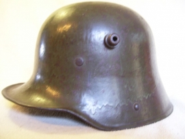 German helmet M 1916, Duitse helm model 1916 met origineel binnenwerk en verflaag