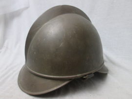 German fire helmet, 1900. Ulm am Donau. Duitse brandweerhelm omstreeks 1900- 1920 met binnenwerk en maker, decoratieve helm.