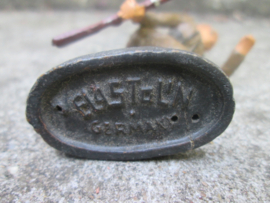 ELASTOLIN Belgium soldier attacking with rifle. Belgische soldaat in de aanval met geweer.