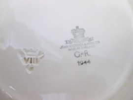 British saucer WW2 nicely marked. Engels etensbord mooi gemarkeerd 1944