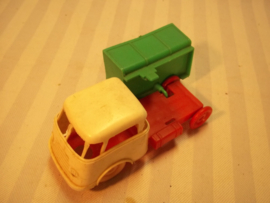 2 plastic DAF car trucks. Plastik DAF auto, jaren 60