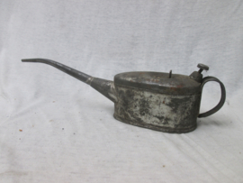 British oilcan, nicely marked, Oliebusje Engels leger, met broad arrow en 1942. /I\.