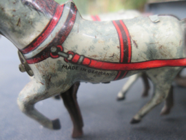 Tin toy, German soldiers. Blikken speelgoed, vooroorlogs, Duitse soldaten met paard en wagen keukenwagen gulash kanone klein model made in Germany bijzonder stuk goede staat.