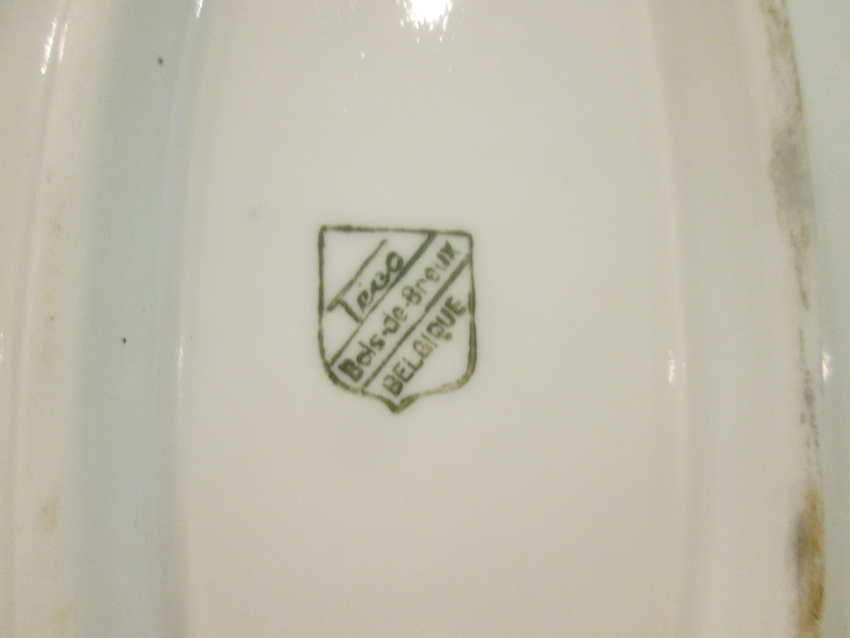 Belgium saucer officers mess. belgische schaal met regiments embleem voor WO2 