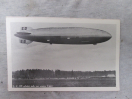 Duitse postkaart met de Zepplin L-29