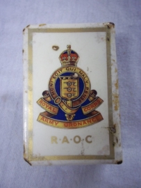 Match holder Royal Army Ordnance Corps. Luciferhouder met Engels embleem aan weerszijde