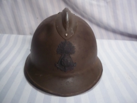 French helmet, colonial Marines. Pattern 1926. Franse helm model 1926 gedragen door de koloniale Mariniers, helm heeft het 1e model helm embleem.