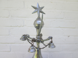 Militaire schellenboom, dit zijn bijzondere en niet hedendaagse items, welke zelden of nooit op de markt komen, mooi met de Turkse invloeden, compleet met bellen en paardenstaarten. Zeldzaam stuk. Schellenbaum.