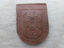 German tinnie, rally badge Duitse tinnie Kreis Parteitag der NSDAP - Kreis Offenbach.  14/ 15 mai 1938 without pin leather badge. leren embleem zonder speld