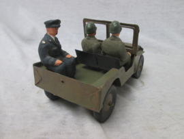 Tin toy Willy jeep,war production, with three soldiers. Blikken speelgoed jeep, oorlogs speelgoed, moeilijk te vinden