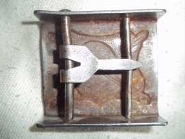 Rumanian army buckle with Dutch helmet.Roemeens koppelslot met Nederlandse helm, van het oude Roemeense leger.
