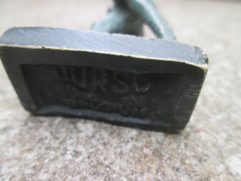 DURSO Dutch soldier, Nederlandse soldaat met geweer marcherend
