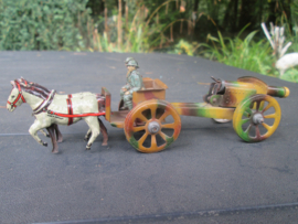 Tin toy French soldiers with canon. Blikken speelgoed, vooroorlogs, Franse soldaten met kanon en paard en wagen. made in Germany, bijzonder stuk.