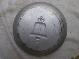 German brass saucer Olympic games 1936. Duits koperen  schoteltje met daarop de Olympische Spelen bel Ich rufe die Jugend der welt uit 1936.