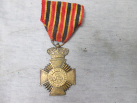 Belgische medaille, vuurverguld. Militair ereteken met monogram van Koning Albert 1.