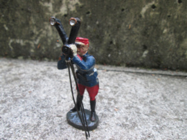 ELASTOLIN French soldier with binocular used in trenches. Franse officier met loopgravenkijker zeldzaam soldaatje. goede staat