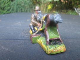 ELASTOLIN Belgium soldier behind machine gun. Belgische soldaat achter mitrailleur.