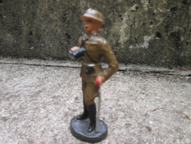 ELASTOLIN Belgium soldier officer with binocular Belgische officier met verrekijker. zeer goede staat.