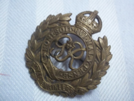 British cap badge as sweatheart. Engels petembleem ROYAL ENGINEERS als sweatheart.