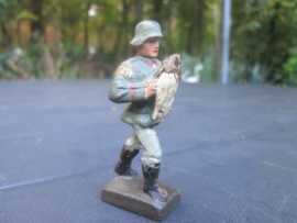 LINEOL German soldier with lyra smaler size. Duitse soldaat met lyra kleiner model, goede staat