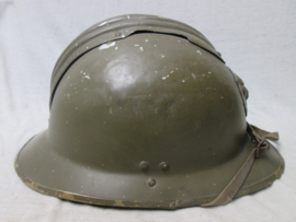 Belgium lightweight aluminium officers helmet 1930 pattern. maker FONSON in Brussel. Belgische aliminium officiershelm, originele kleur FONSON Brussel is de maker aparte helm, model 1930.