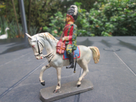 ELASTOLIN Scottish highlander with feather bonnet on horse. Schotse highlander op paard TOP stuk.