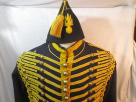 Dutch artillery uniform with cap m-1865. Nederlands uniform dolman Gele Rijders rijdende artillerie met stalmuts M-1865 Magazijn Woerden 1892, Uniform 1916.
