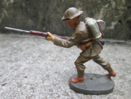 ELASTOLIN American soldier with rifle. Amerikaanse soldaat met geweer.