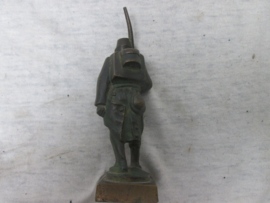 Bronse belgium soldier wearing the old type uniform early 1914. Bronzen miniatuur soldaat Belgisch leger in het oude uniform.