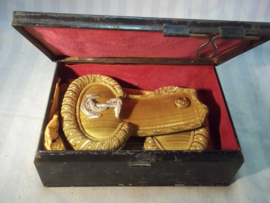 British naval epaulets in box mint condition. Engelse epauletten van de Royal Navy, in doos, perfecte staat.