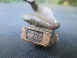 ELASTOLIN British soldier signal corps with pigeons. Engelse soldaat met duiven kooi. leuke staat.