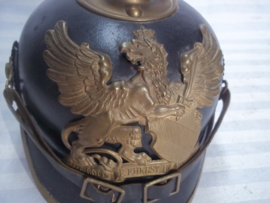 German NCO spike helmet Baden in a very good condition. Duitse pickelhaube 1903 van het 111e Infanterie Regiment mooi gemarkeerd geen dubbele gaten mooi gelijk gekleurd deelstaat Baden. Onderofficier. zeer goede staat