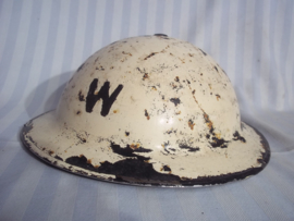 British sleelhelmet Home-guard. so found in London attick. Engelse helm van een Senior Warden. zo gevonden, mooi gedateerd 1939, binnenhelm HELMETS Ltd. 1939. eerlijke helm uit de London Blitz.