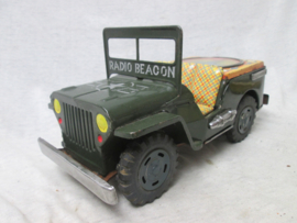 Tin toy jeep. Blikken speelgoed jeep, RADIO BEACON. jaren 50, made in Japan.