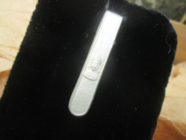 A pair of French officers epaulets in the original box nice quality. Franse gouden infanterie epauletten luitenant, zeer nette staat in originele doos.