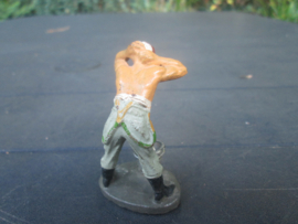 ELASTOLIN German soldier washing himself. Duitse soldaat die zich wast.