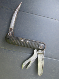 British pocket jack knife sheffield and dated 1944 with broadarrow. Engels zakmes mooi gemarkeerd