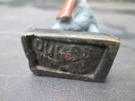 DURSO soldier hit by a bullit. soldaat getroffen.