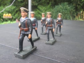 DURSO 5 marching French sailormen. 5 Franse matrozen marcherend goede staat.