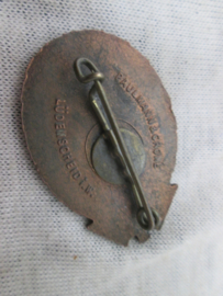 German medal NSDAP Ehrenzeichen Schlageter feier Dusseldorf 28- 5 - 33 maker is Paulmann & Crone Ludenscheid. Duitse erenmedaille NSDAP brons,