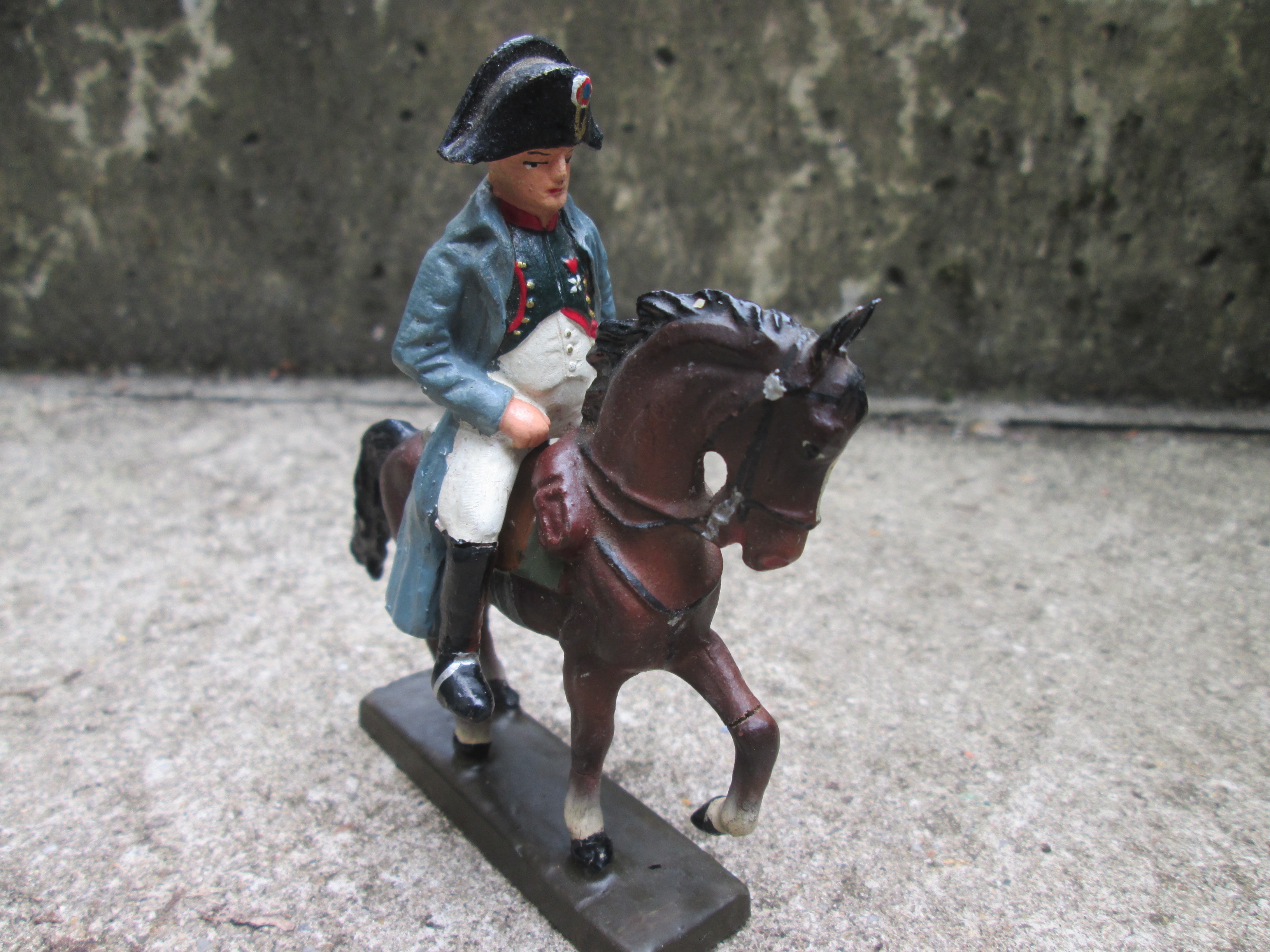 LINEOL Napoleon on his horse MINT condition. Lineol Napoleon op paard in een bijna mint staat, mooi op kleur TOP stuk.