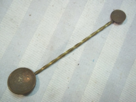 Dutch patriotic spoon. Lepel gemaakt van munten tijdens de bezettingstijd.
