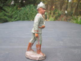 ELASTOLIN  10 cm.German wounded soldier. Gewonde Duitse soldaat met pickelhaube