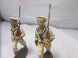 ELASTOLIN German sailors marching WW1  Imperial Reichsmarine played condition very rare. 7 matrozen van de Keizerlijke Rijksmarine zeldzaam geheel.