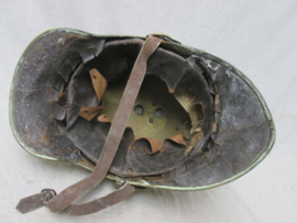 French helmet, Fire brigade M-1855 Franse brandweerhelm pompiers model 1855 met nog het originele binnenwerk. zeer nette staat.